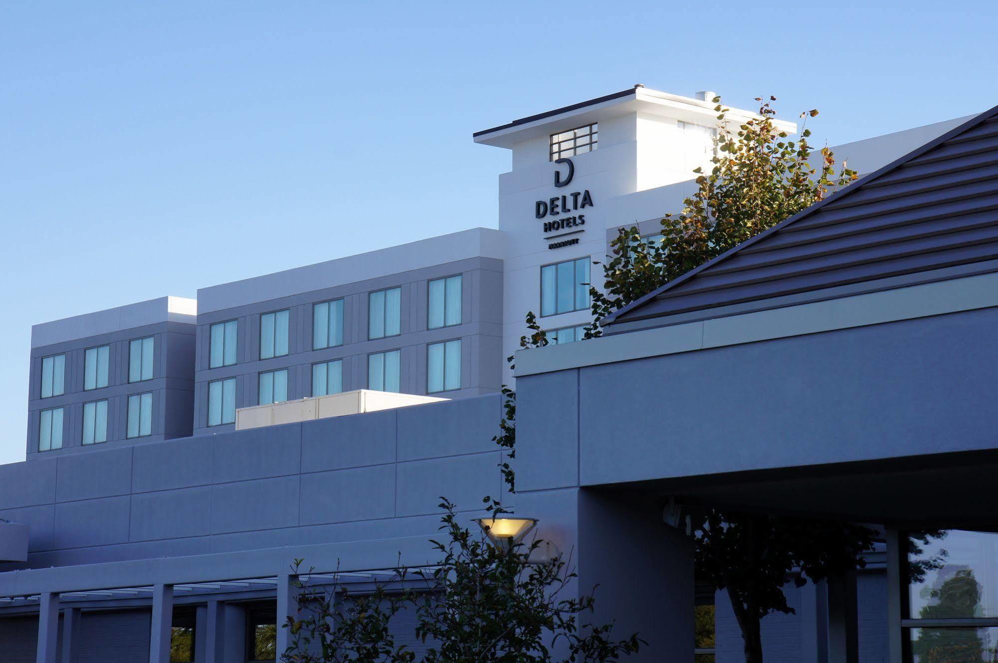 Holiday Inn Chesapeake Exterior foto